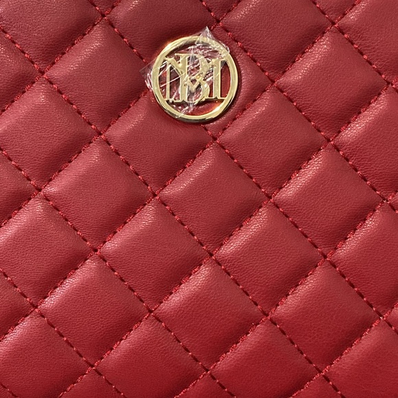 Badgley Mischka Diamond Quilted Clutch Wristlet NWT - Picture 2 of 5